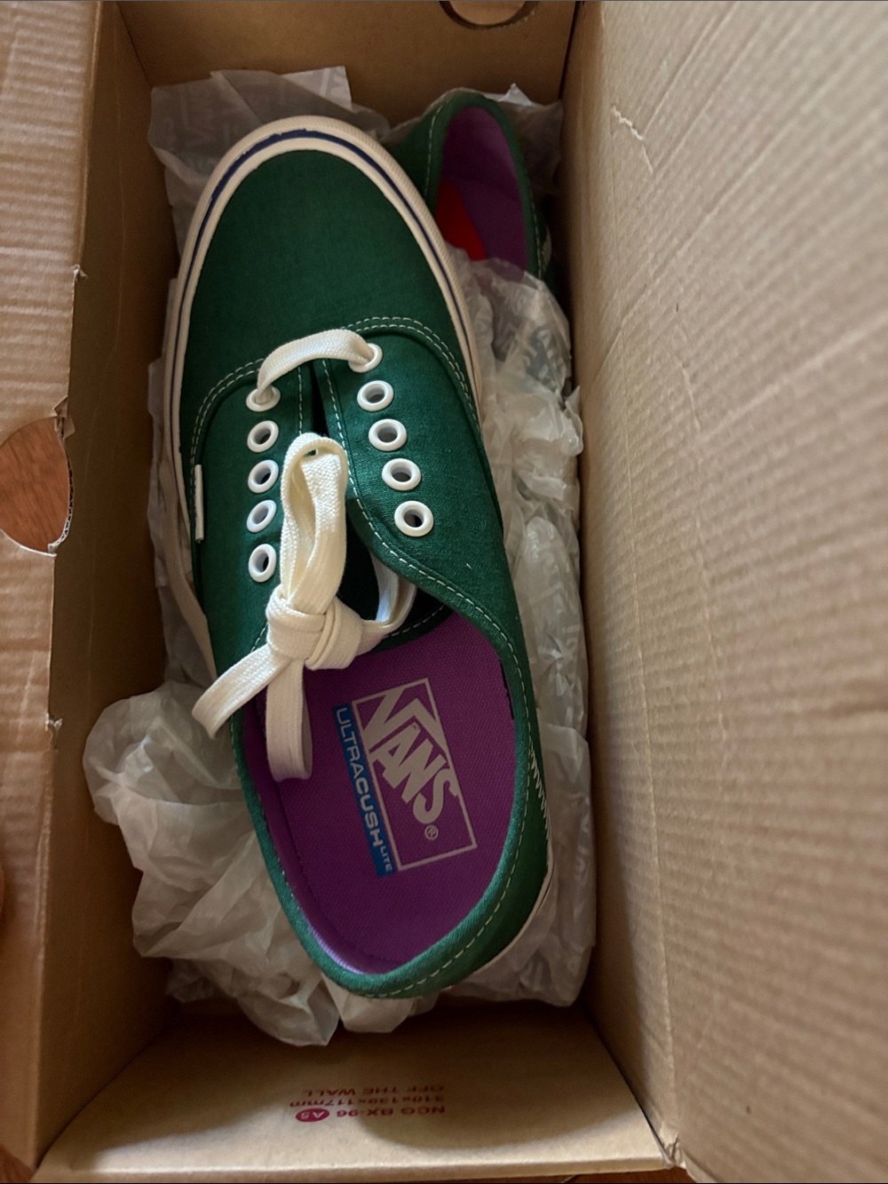 BRAND NEW VANS LOW RISE